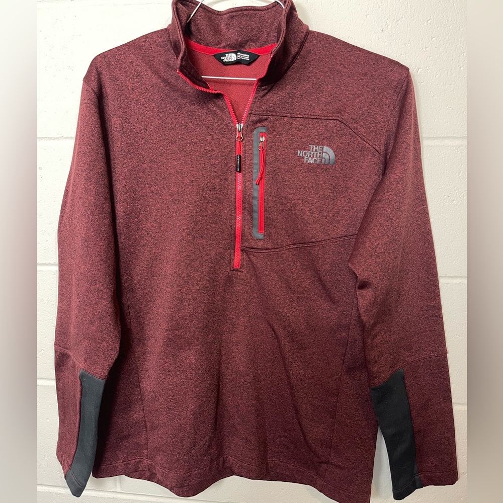 The North Face Men’s Red Quarter-Zip Pullover Size L